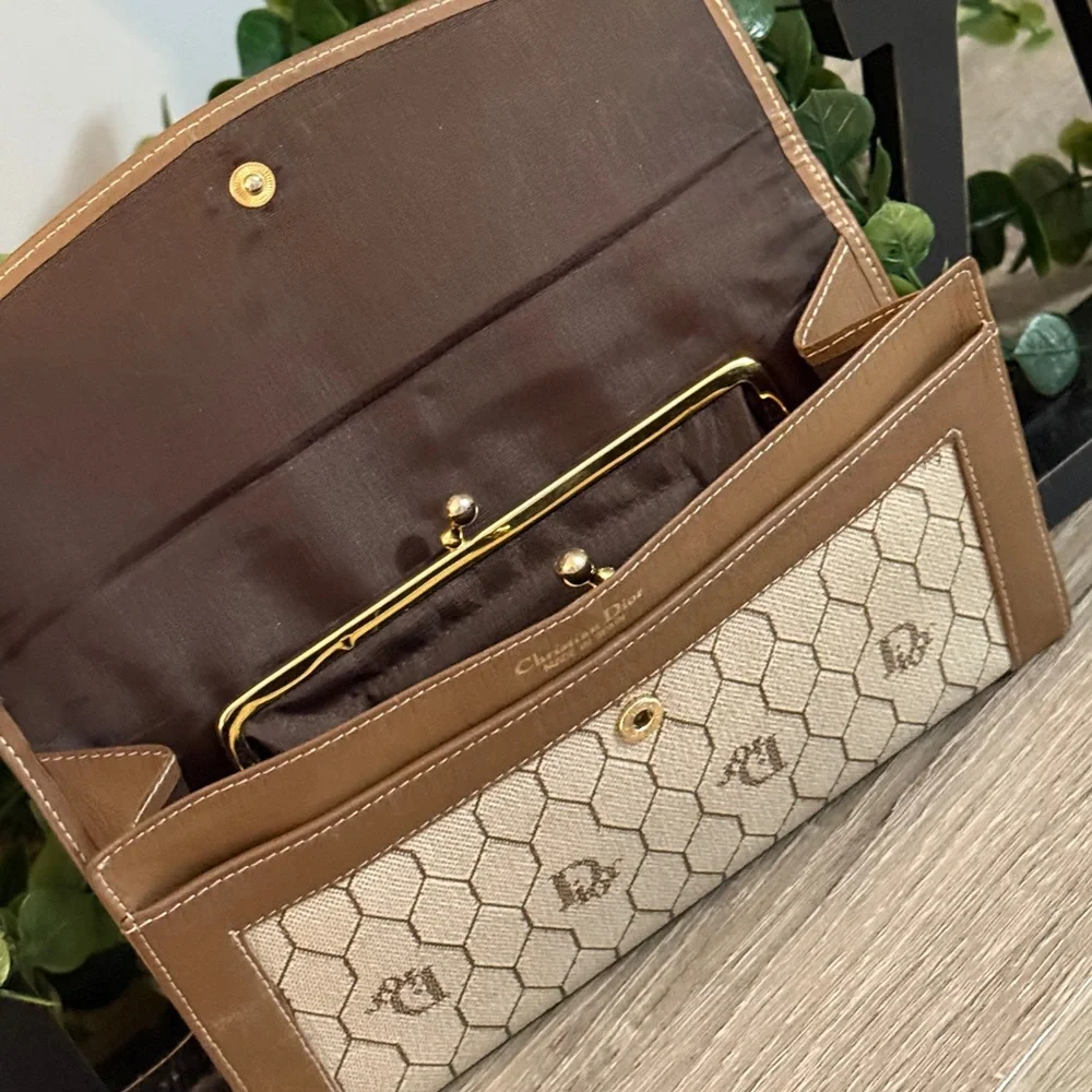 Christian Dior Vintage,  Honeycomb, Kiss-Lock Clutch Wallet. Made in Spain